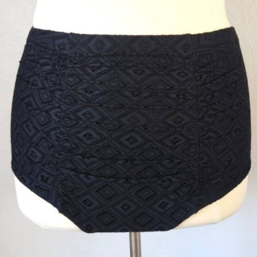 Torrid 2X High Waisted Bikini Bottoms Black